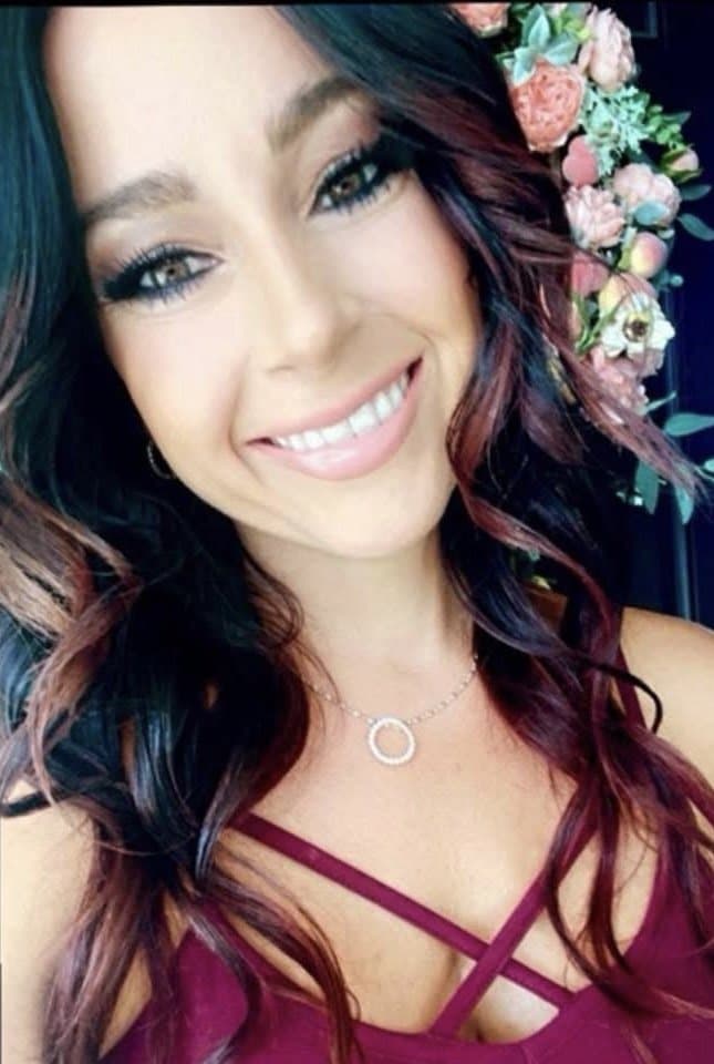 Alicia’s big titty grope moment was so quick she probably doesn’t remember being on G G W for it