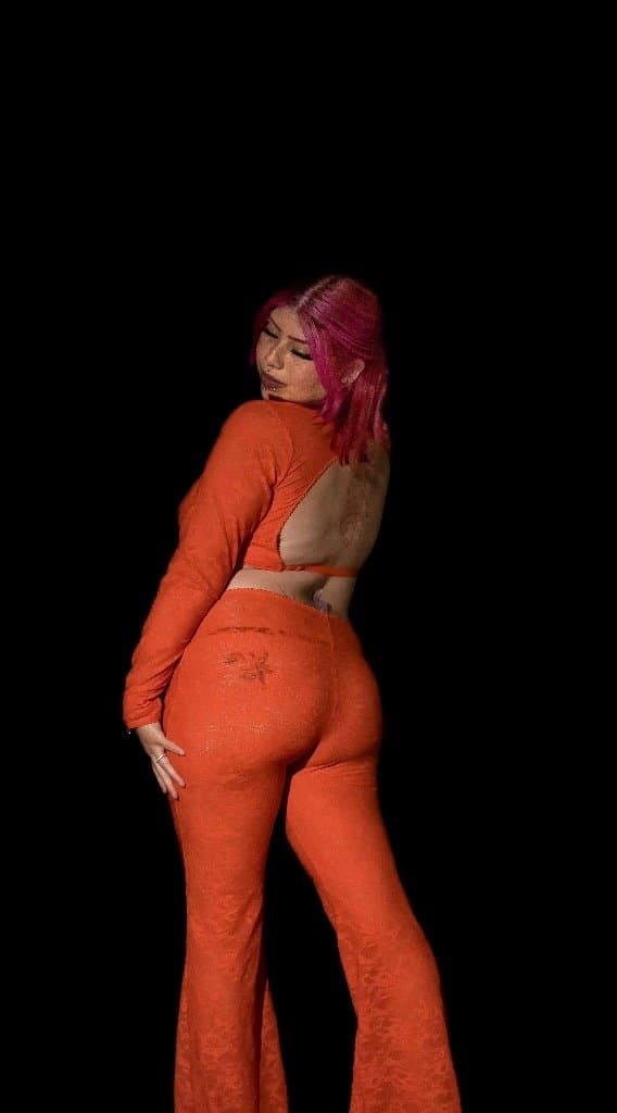 BUBBLE BUTT? LATINA?? BIG MAMA?.