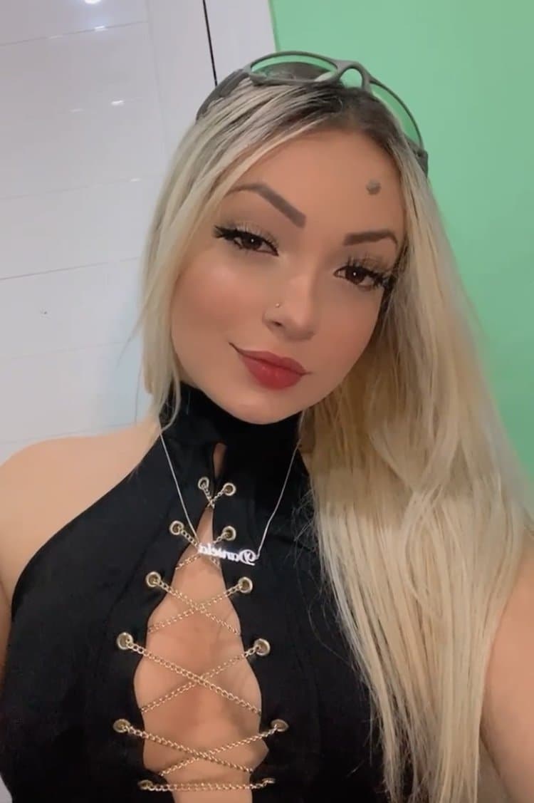 Branquinha gostosa do instagram (comentem)