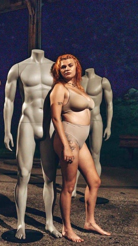 Click to view full size Fat Breasted Alt Girl