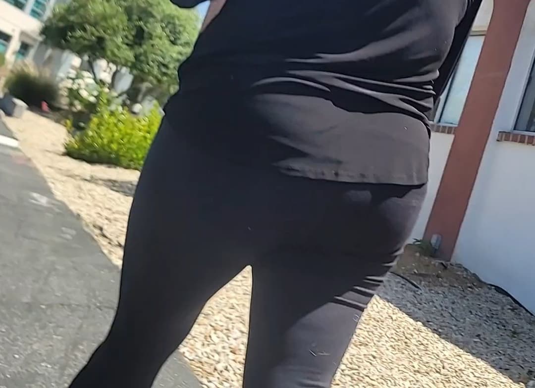 Creepshots of my latina older sister