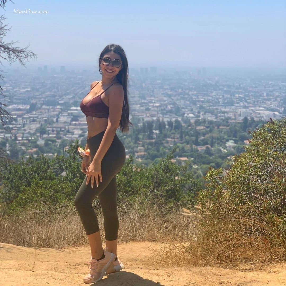 Extremely Hot Sexy Posh Indian Girl Sucking Huge BBC Hookup and Showing Her Perfect Nude Body