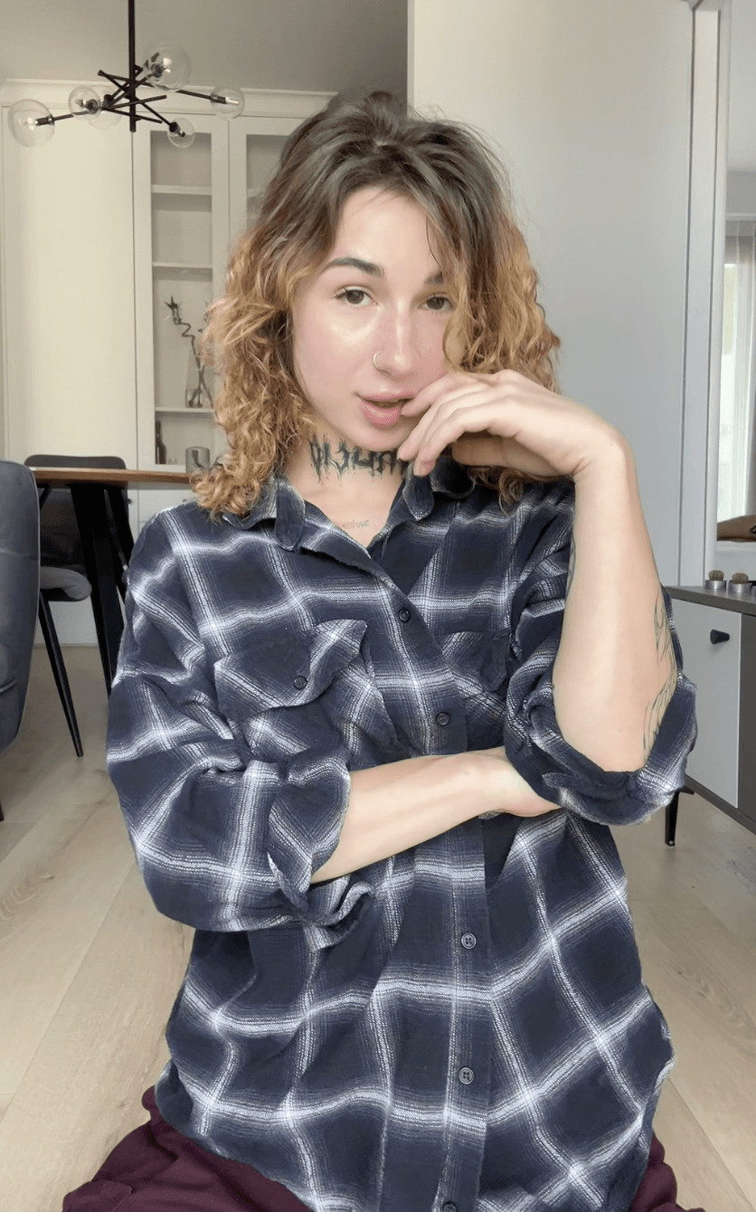 Cute Homegirl exposes her Sexy Lingerie