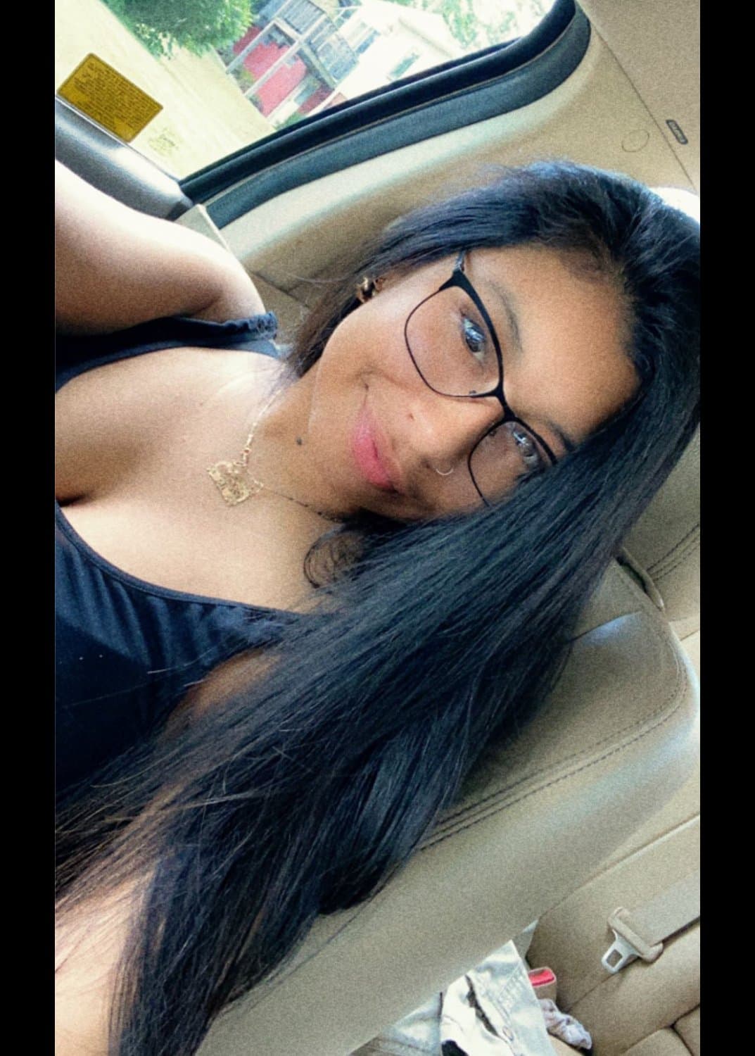 Her ass air smells like tacos-sfw