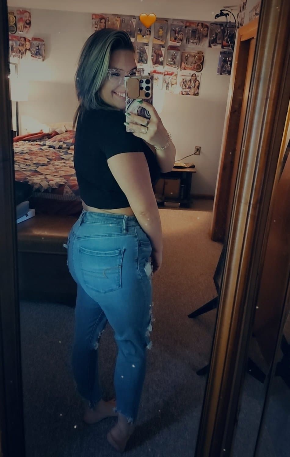 Cute Illinois girl with glasses