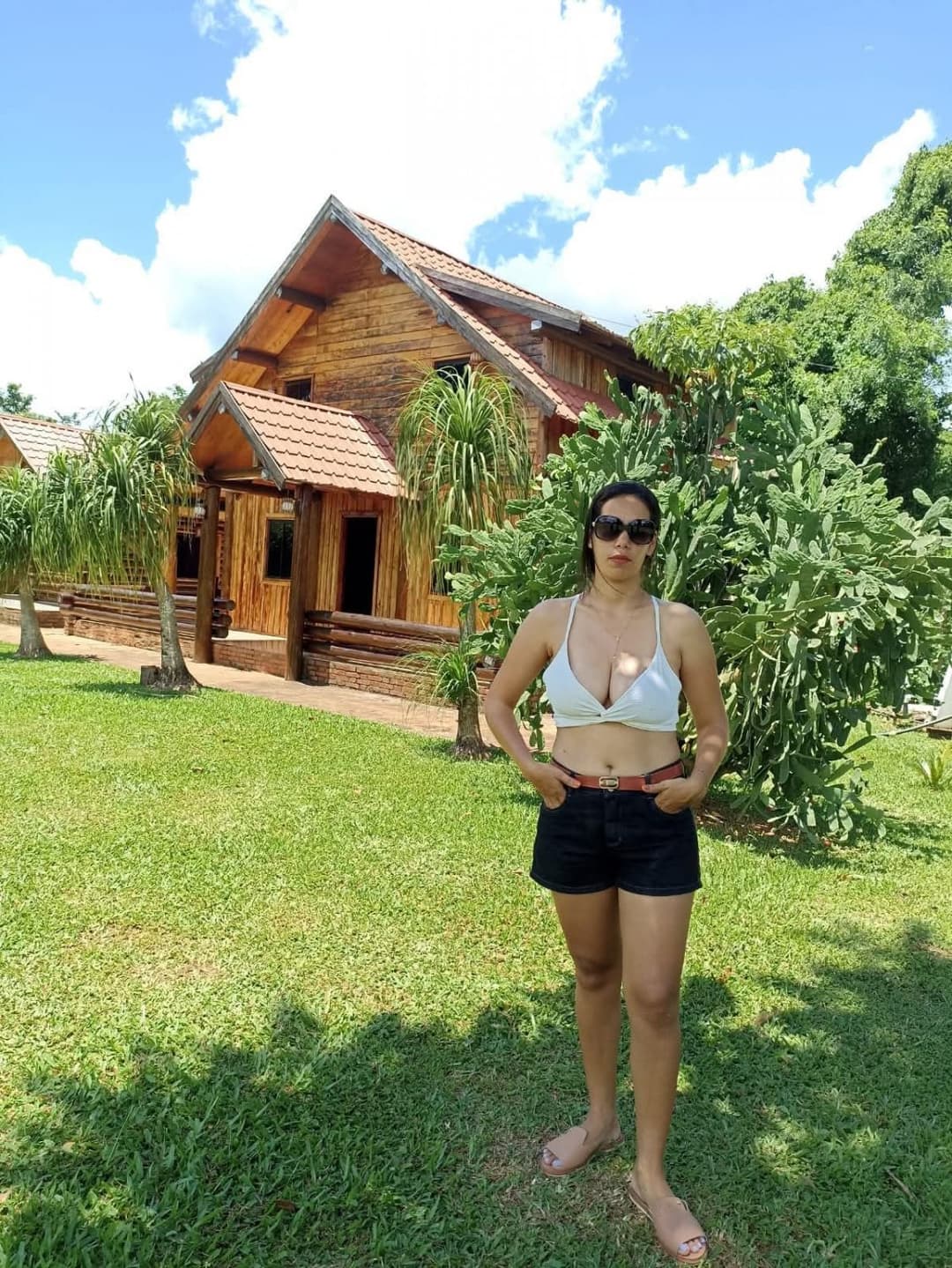 Mi Hermanastra paraguaya villera y ninfomana