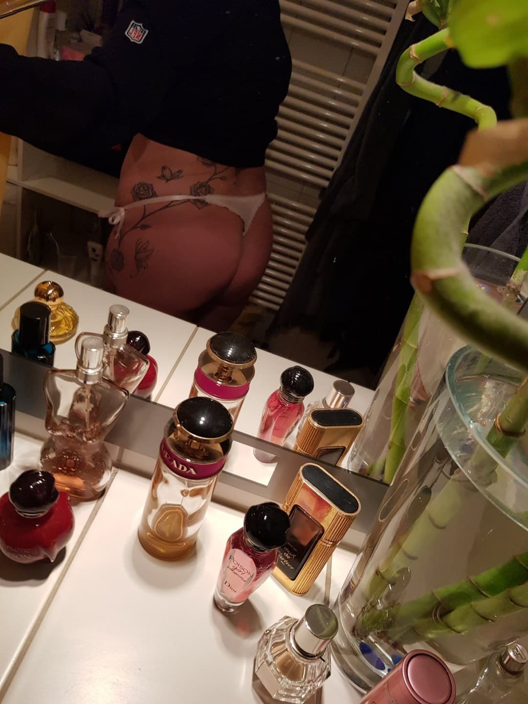 Yvonnethemilf (found my moms nudes in her early 30s)