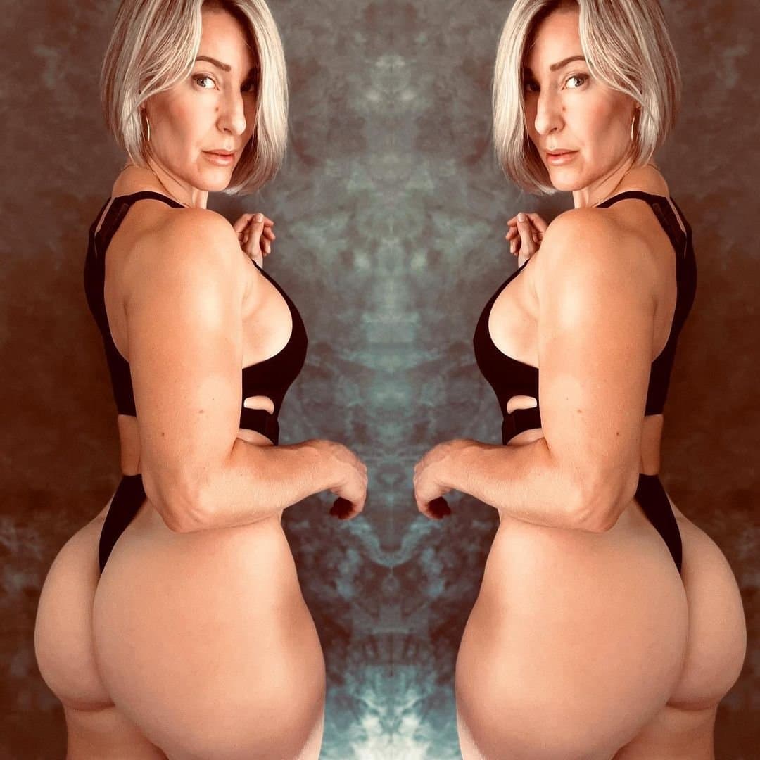 Click to view full size Coroa loira sarada Rogue Mamacita???