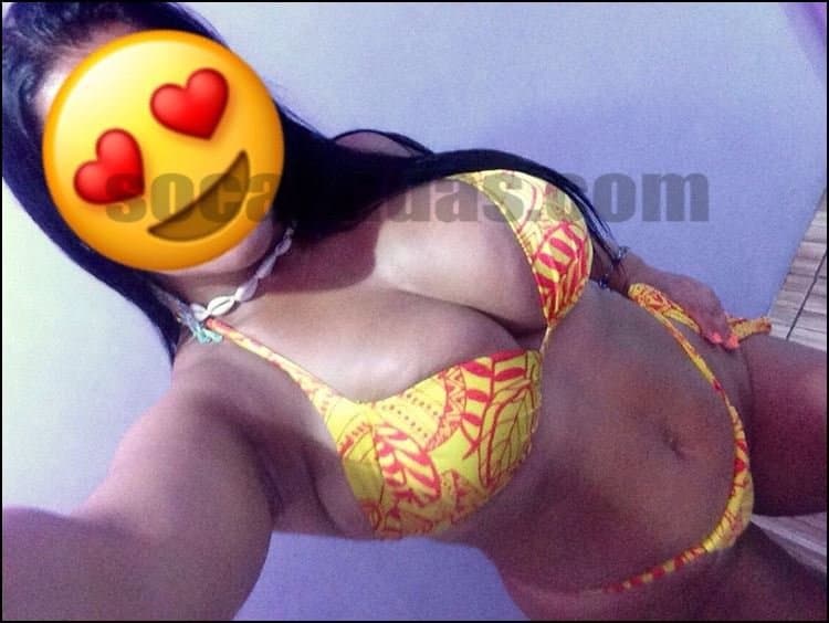 Marido Exibindo Sua Morena Peituda