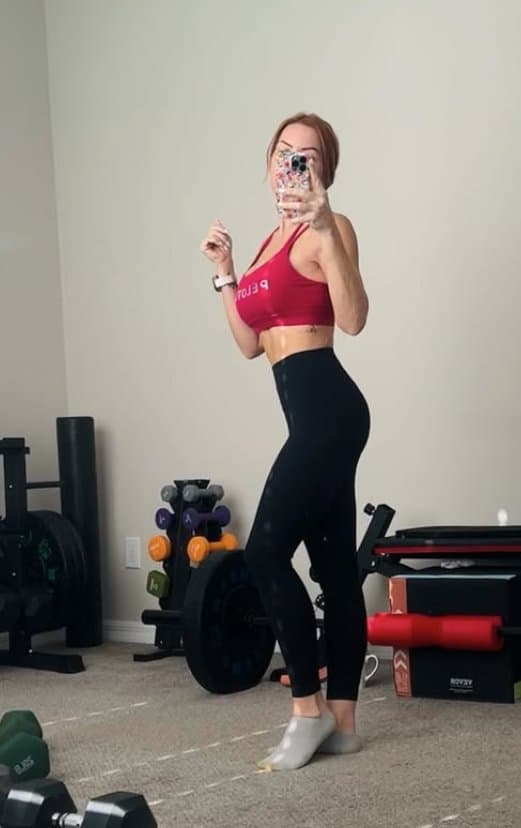 slut milf.....dm for all her hunting info...