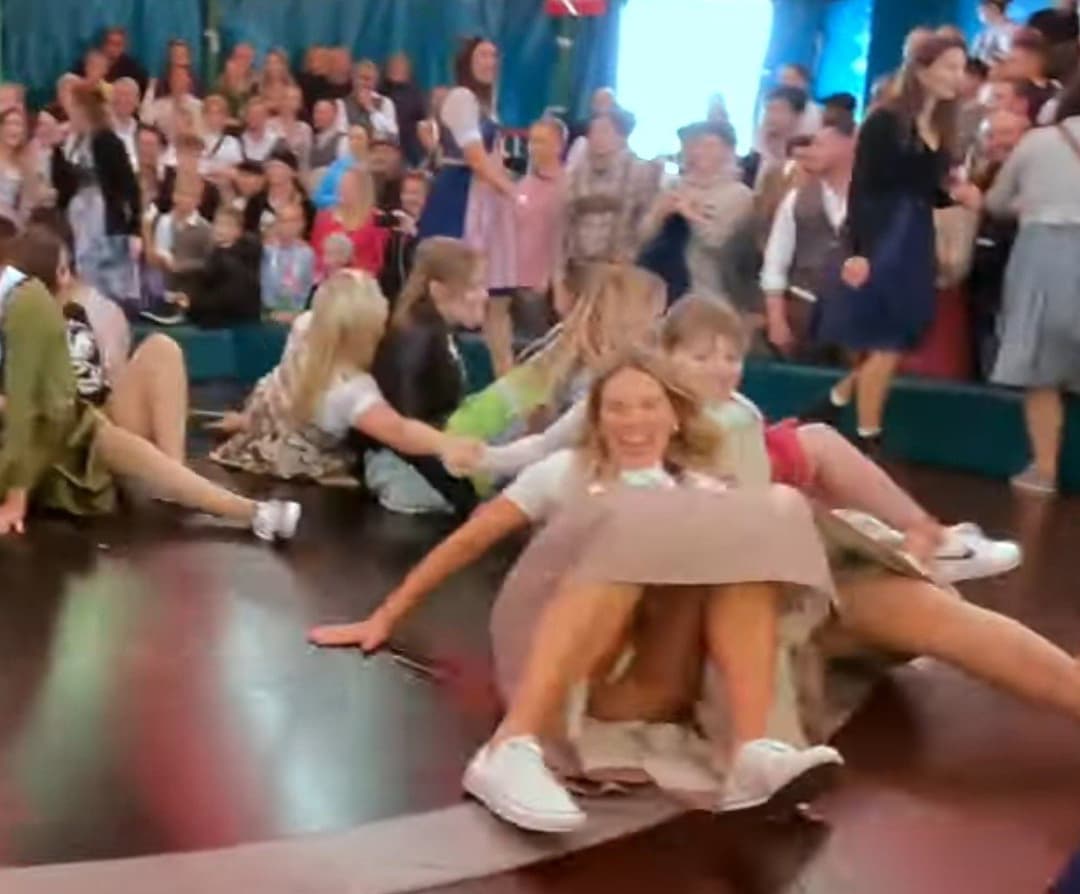 Click to view full size Devils Wheel Upskirts Pt. 2