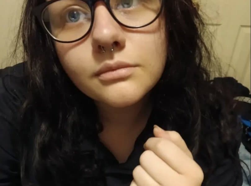 WHITE EMO WEEB MAKING GOONERS NUT