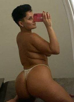 Mery, va de chula y es una puta barata más