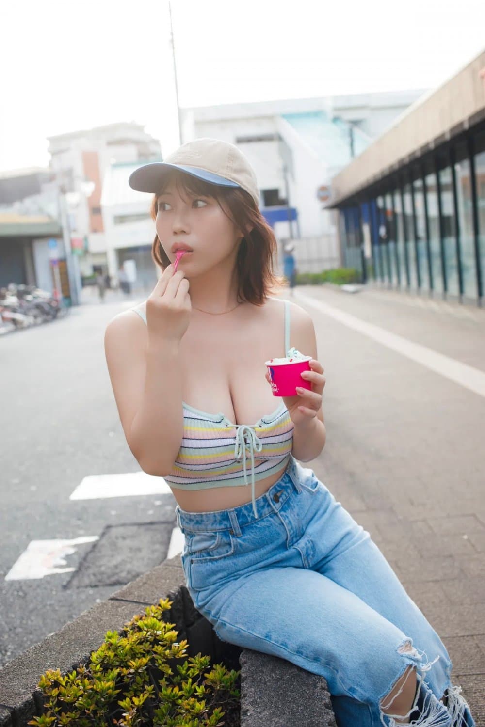 Iori Io - Monthly Girl PHOTOBOOK