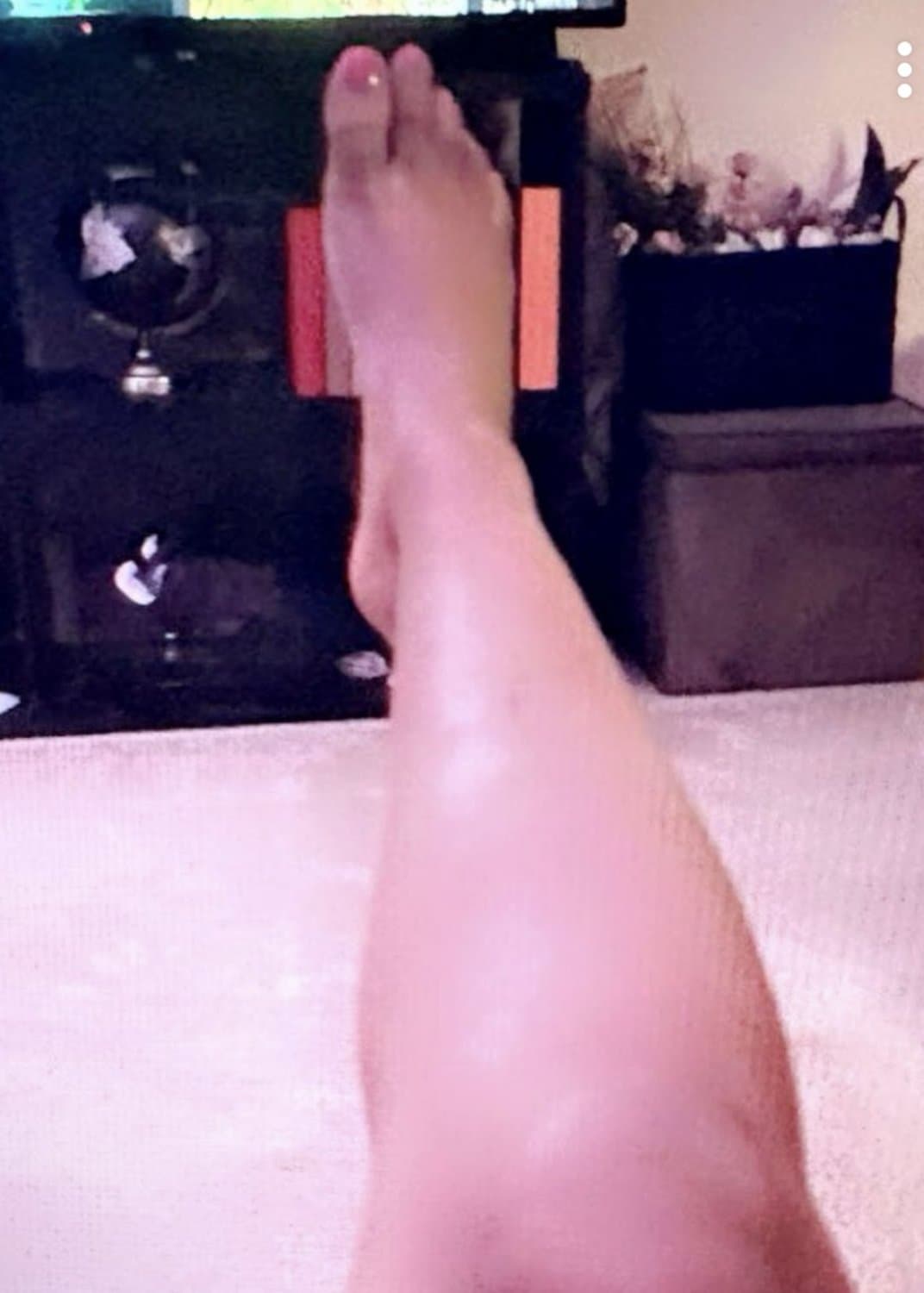 sexy indian feet and soles ..Indian friends sexy size 11 soles .. indian godess