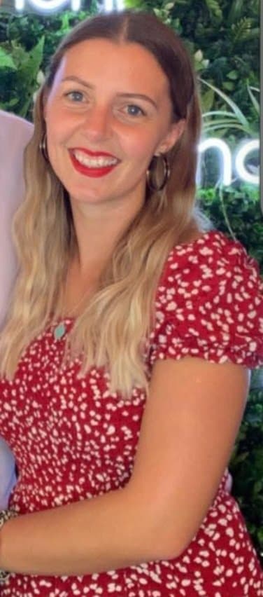 Anyone interested in seeing her pumped pussy???? Dm me. ?