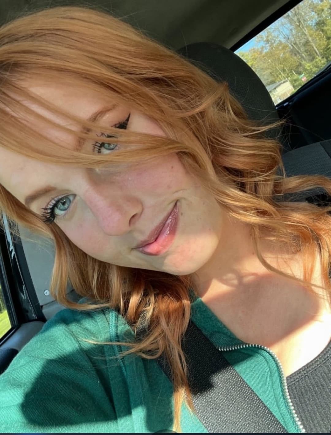 Lisa (22F, USA) adorable blonde cutie with a perfect pair of perky tits first time sharing nudes