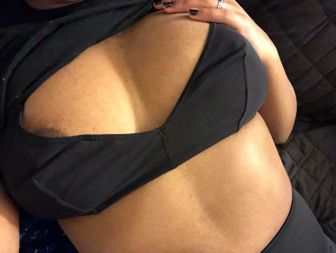 broun girl shoe her sexy curvy body sexy mall