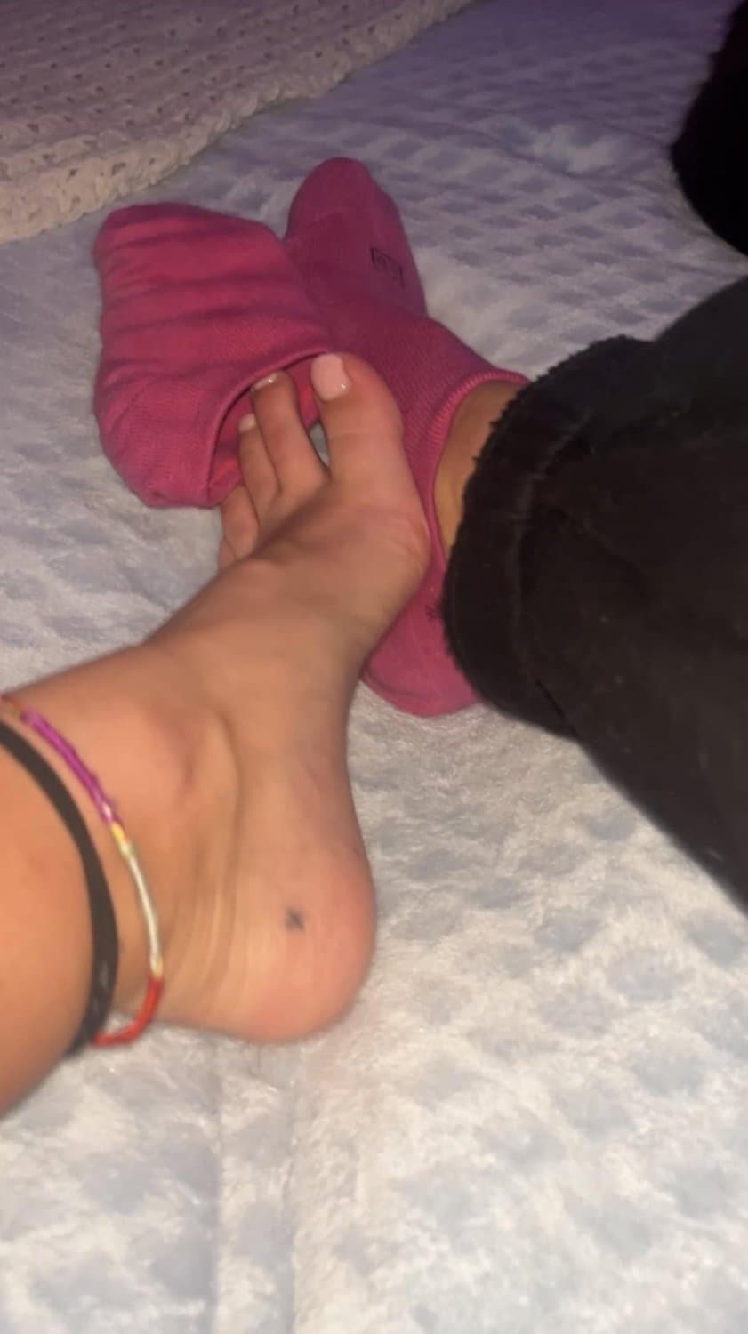 Giantess Feet: M’s Soles