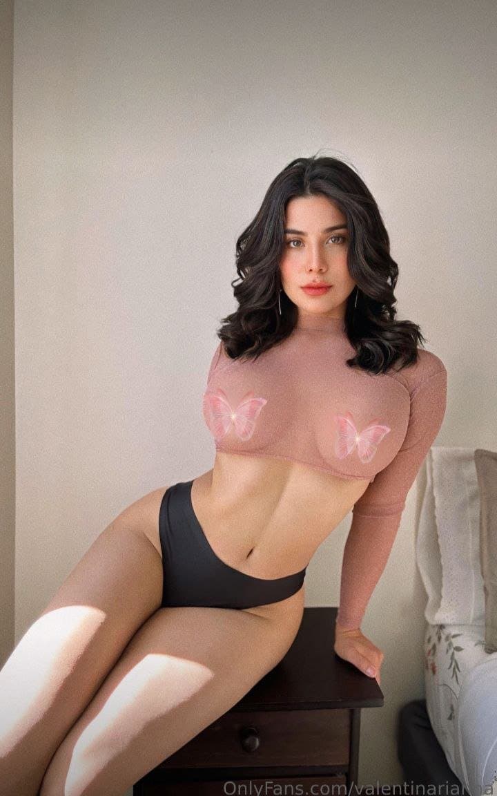 Click to view full size Valentina runco perra culona de grandes tetas
