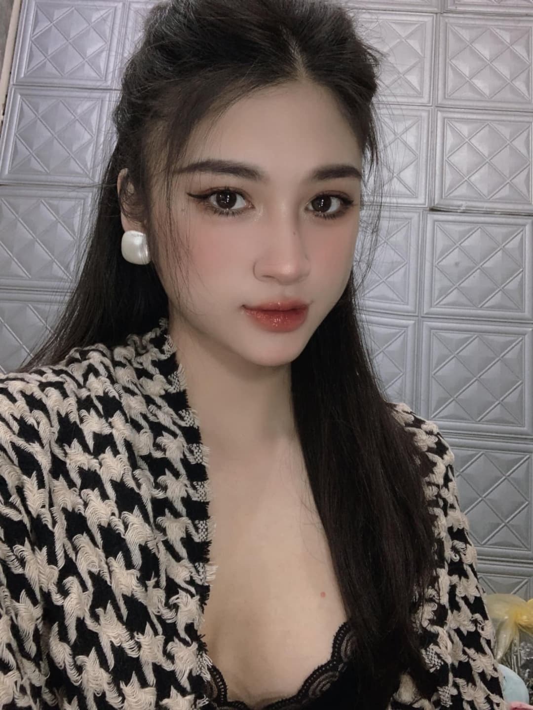 Asian Vietnam Girl Shitting Voyeur Hiddencam Toilet