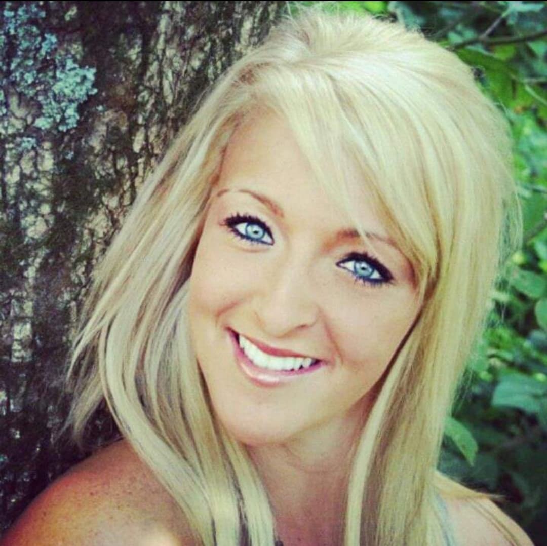 Anissa 18yo. Comment, repost, or message me.