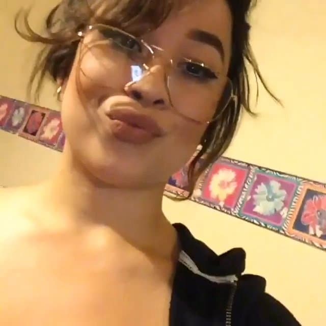 Click to view full size Crazy Bouncy Cleavage