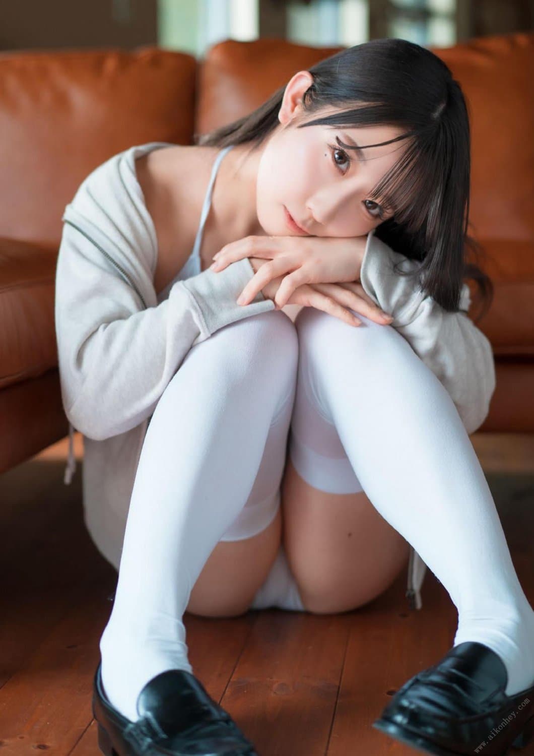 Momo Taiga 大河もも, グラビア写真集 「恋。」 Set.02 –