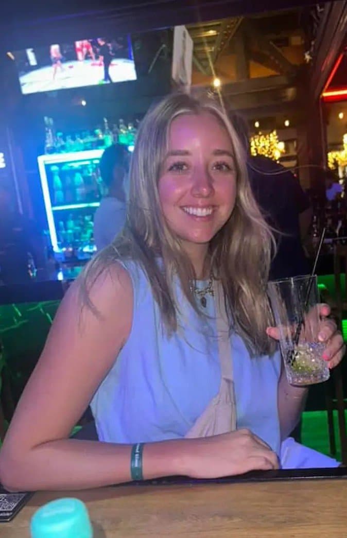 Blonde good girl next door Bailey turns into a slutty whore party chic with a few drinks she a freak