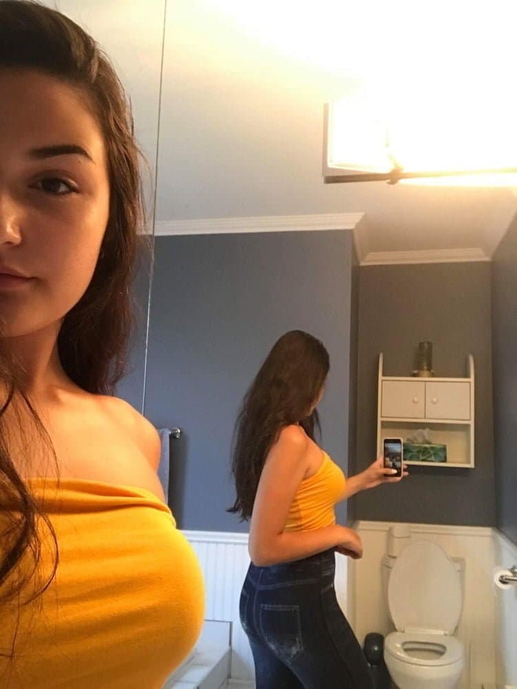 Adorable Slut Spreads Ass to Show all Her Holes