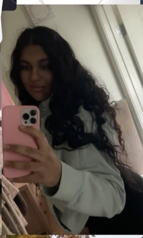 Sexy NRI Indian teen with ugly face but biggest ass ever ??