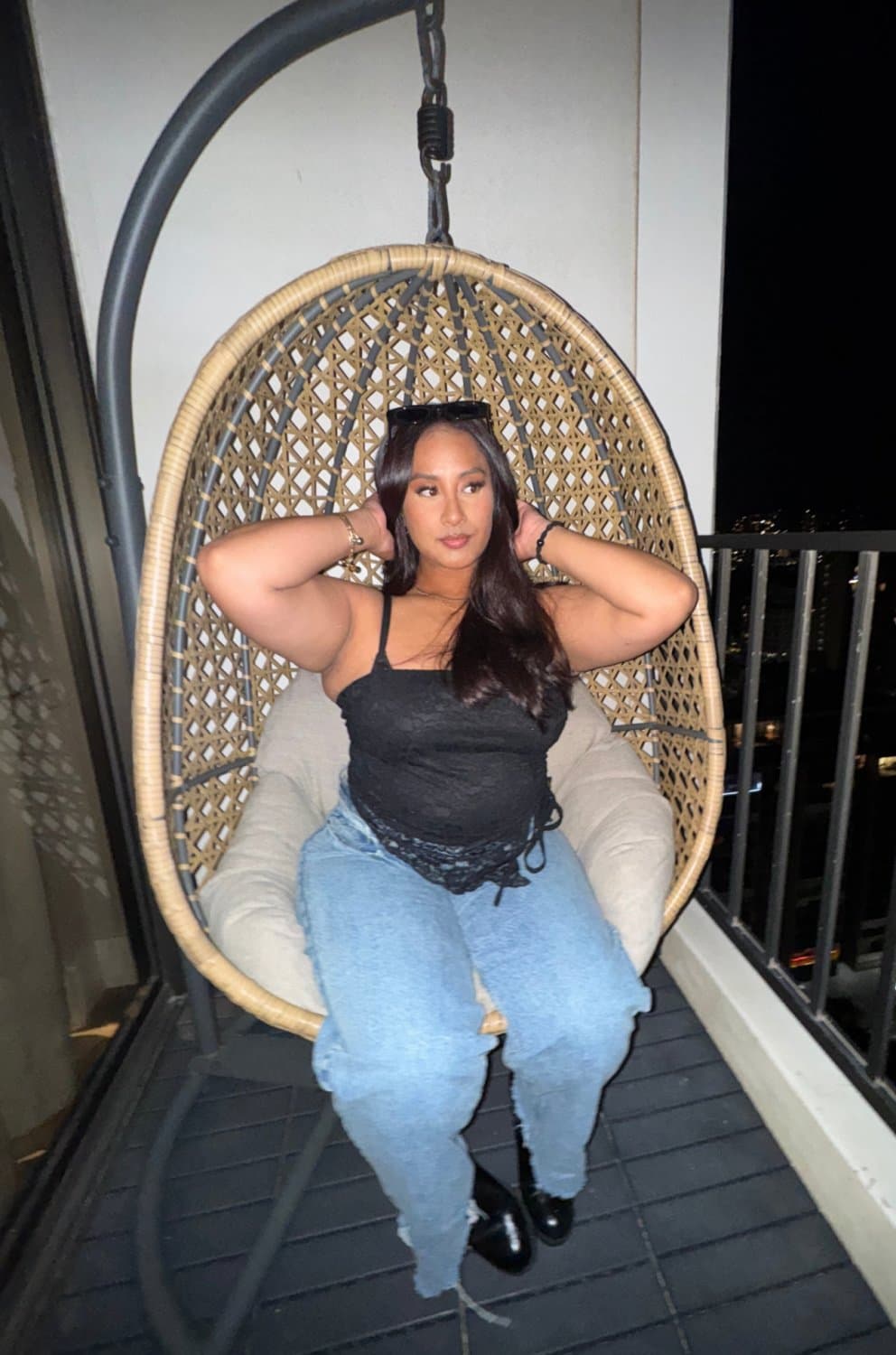 Click to view full size Hawaii babes. More of them coming soon.