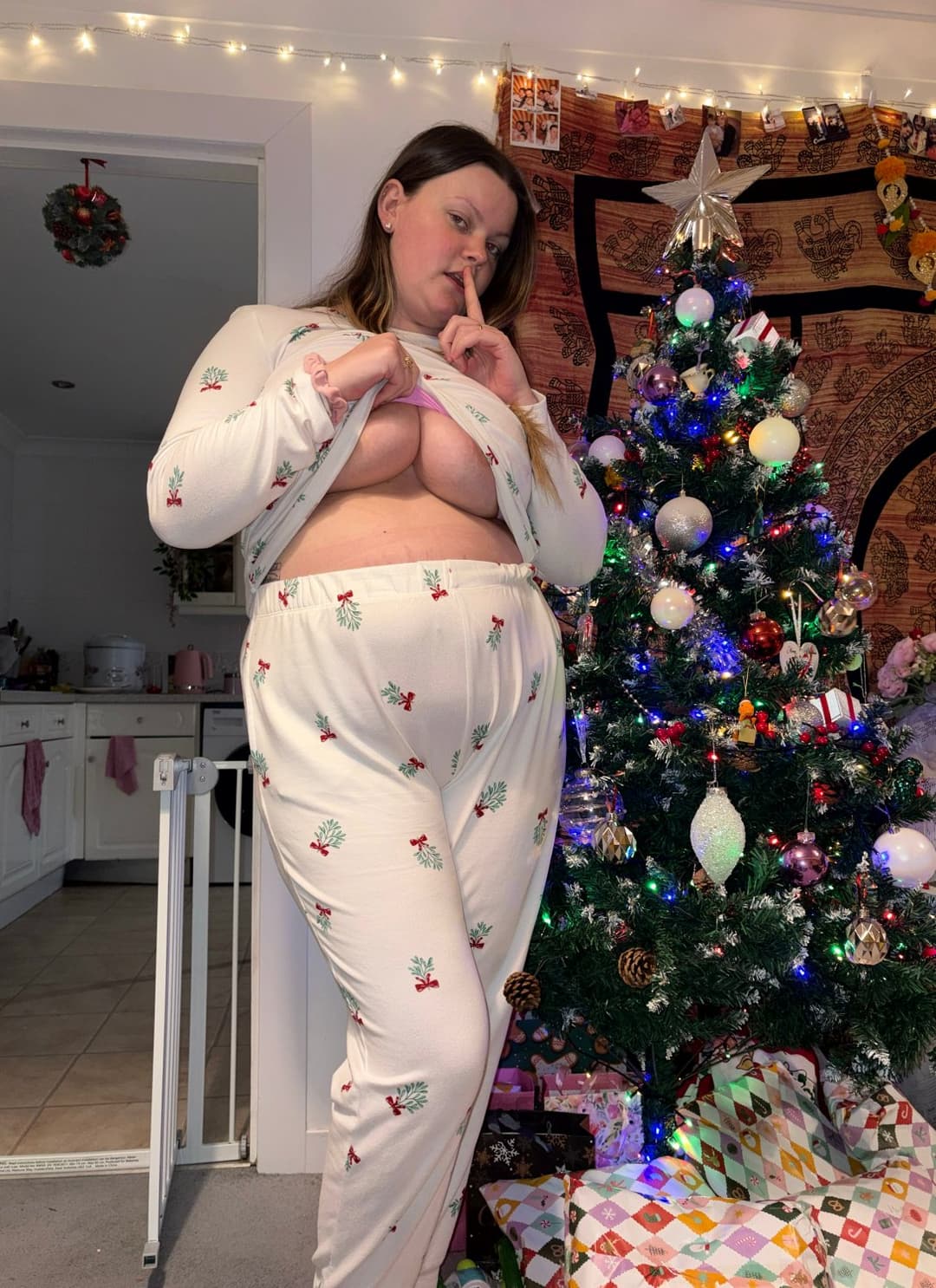 I want to be your Christmas present ?