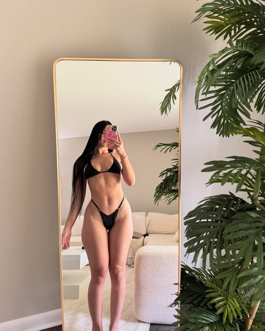 Cubana de Instagram me tiene loco con su cuerpo