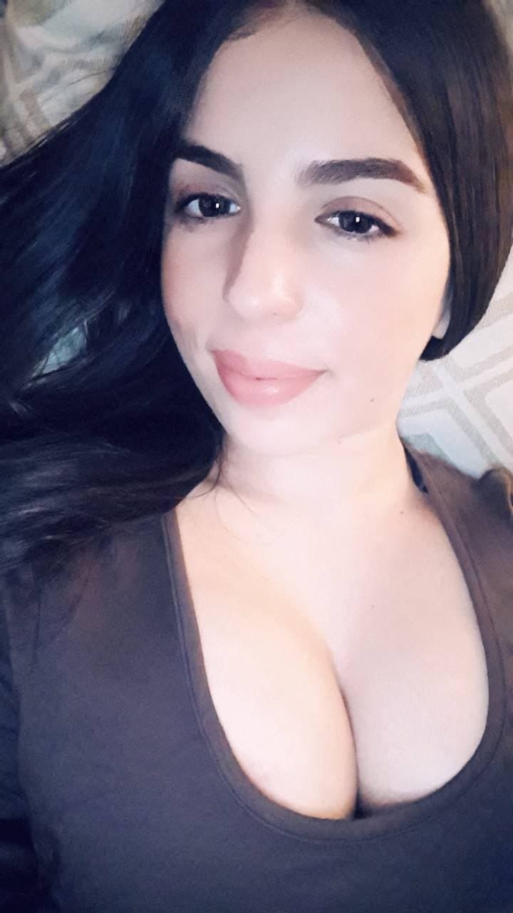 Best hijab whore you will ever see i hope anyone knows her name or anyting more form her