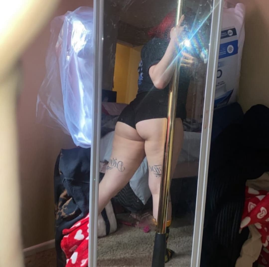 latina bubble butt shaking fat ass