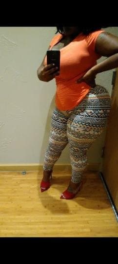 THICK BiG BOOTY MATURE EBONY MOM. MILF COUGARS phone leaked real camera roll