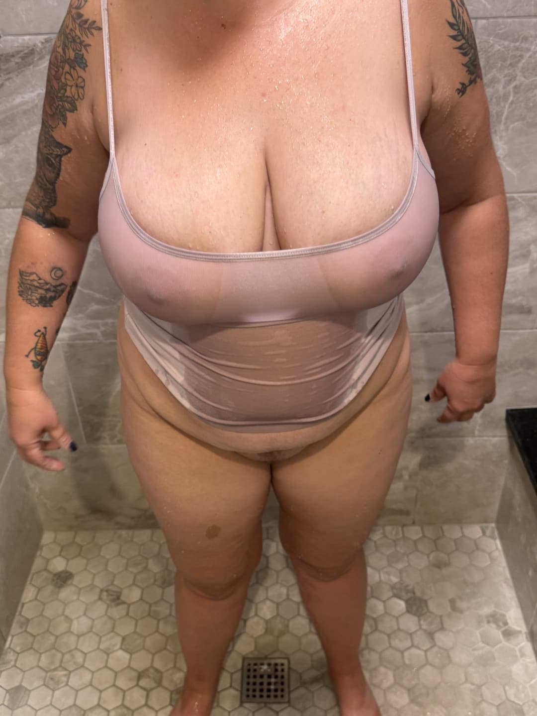 Big tits bbw wife pissed on