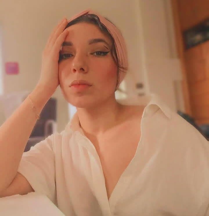 Delicious Lebanese arab girl with big breasts delicious legs and tasty face