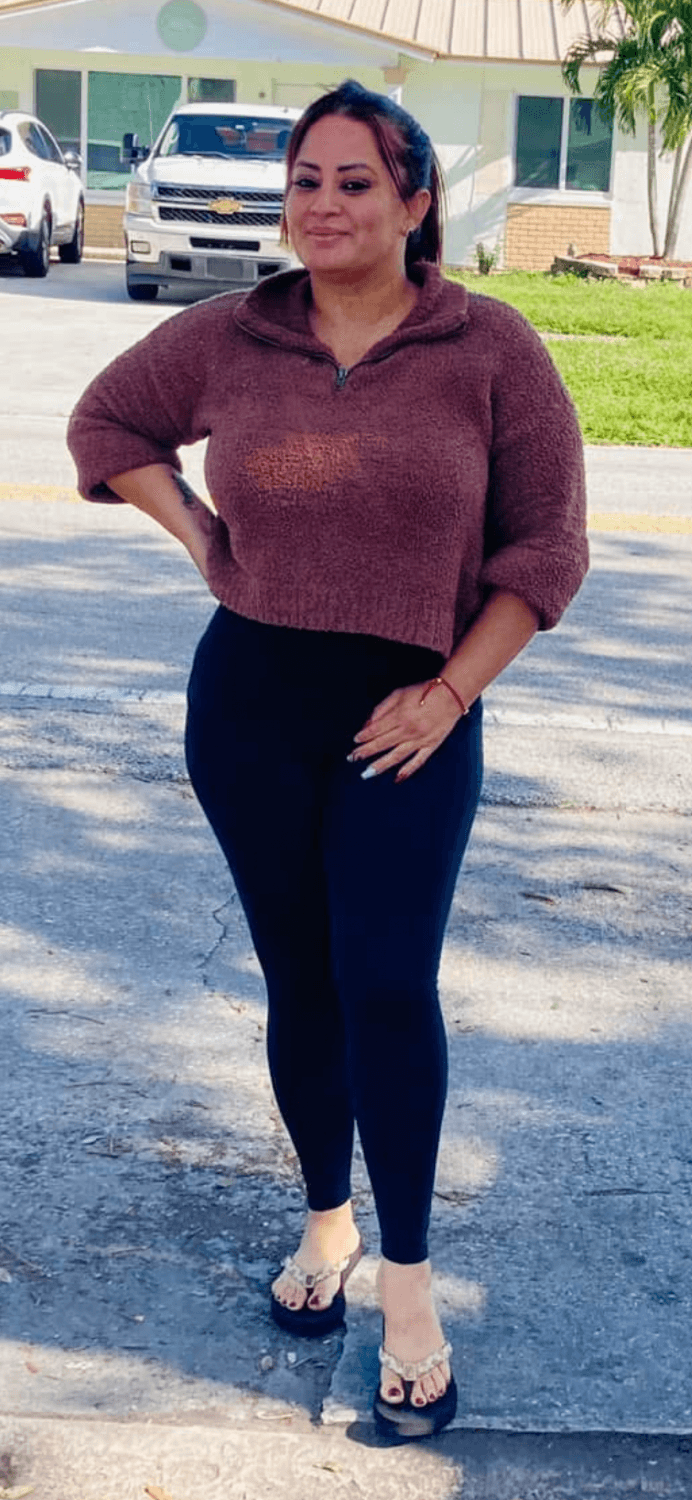 Sexy Latina milf with cute feet toes and big tits