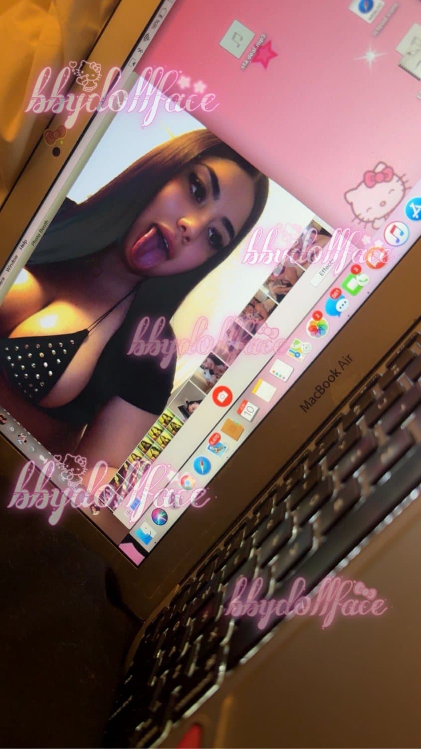 baddie in the woods knew how to throw that shi back on a morning in the woods