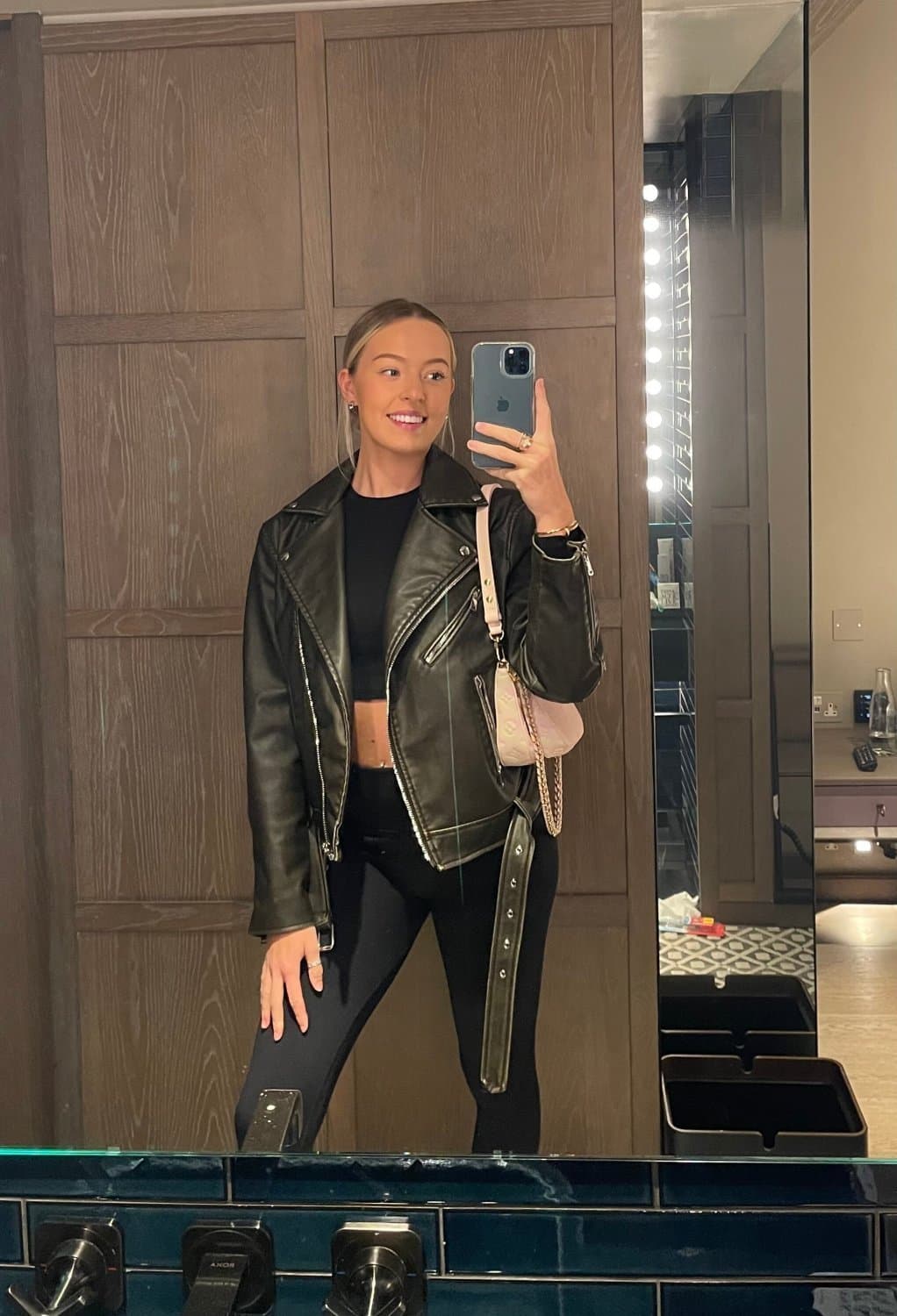 HOTBABE AMATEUR LEAKS INSTAGRAM MODEL GONE WILD BABE272