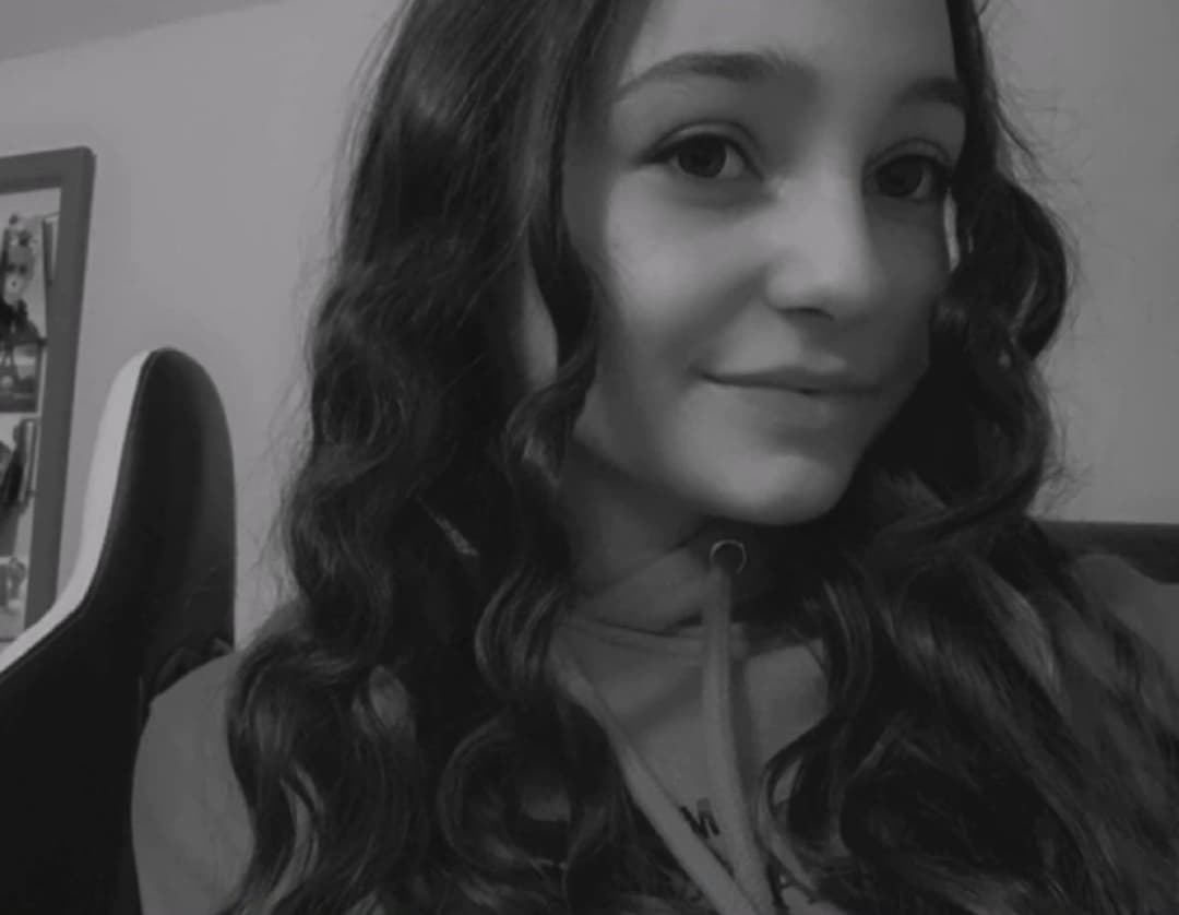 Adorable teen Ember wants to become a webslut