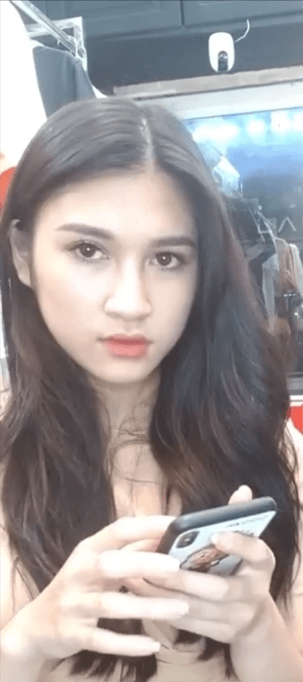 Pretty Asian VietNam Girl Voyeur HiddenCam Toilet Shitting.