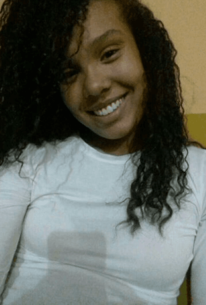 Letícia from Brazil - Pics (Dressed and Naked)