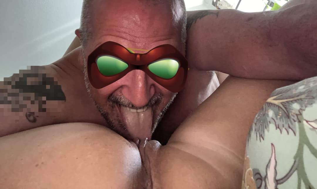 Captain Lick (I love to lick pussys)