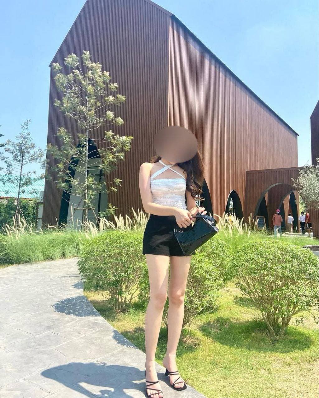 New wife vs. old wife By : Lee