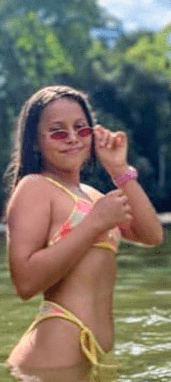 La sexy flaca tica y sus hermanas ?