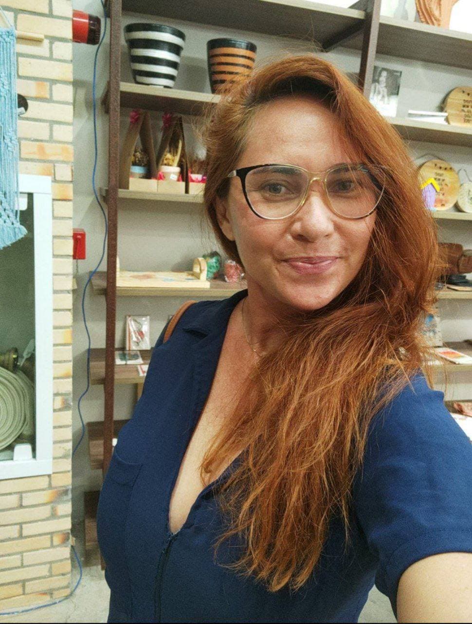 Maria professora de piano vazou em fotos sensuais