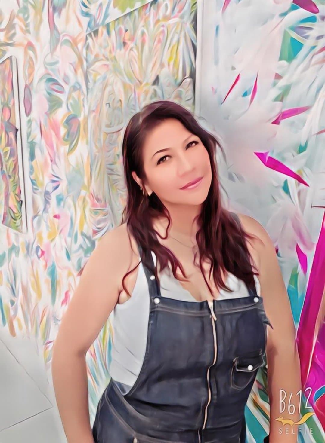 VICTORIA ROMERO UNA MILF SUPER GUAPA Y CON ENORMES TETAS PARA CHUPAR TODO EL DIA. DISFRUTEN